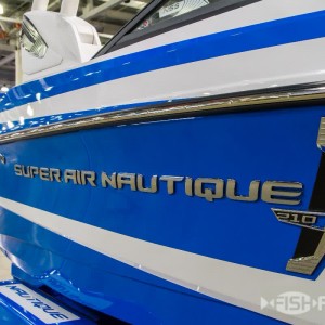 Качественный катер спортивный буксировщик Nautique Super Air 210 (Наутик Сьюпэ Эа 210) (1)