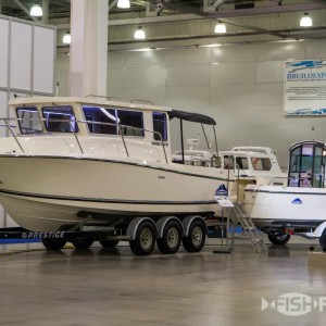 Красивый катер Ranger 860 HT (Рейнджер 860 ЭйчТи)