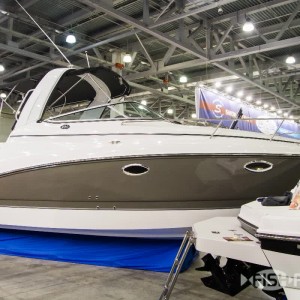 Круизный катер Rinker Express Cruiser 260 (Ринкер Экспресс Круизер 260)