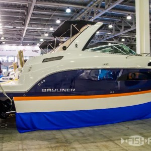 Круизный катер от компании Bayliner (Бэйлайнер)