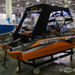 Надежный катер серии S-Twin Console от Berkut (Эс-Твин Консол от Беркут) (2)