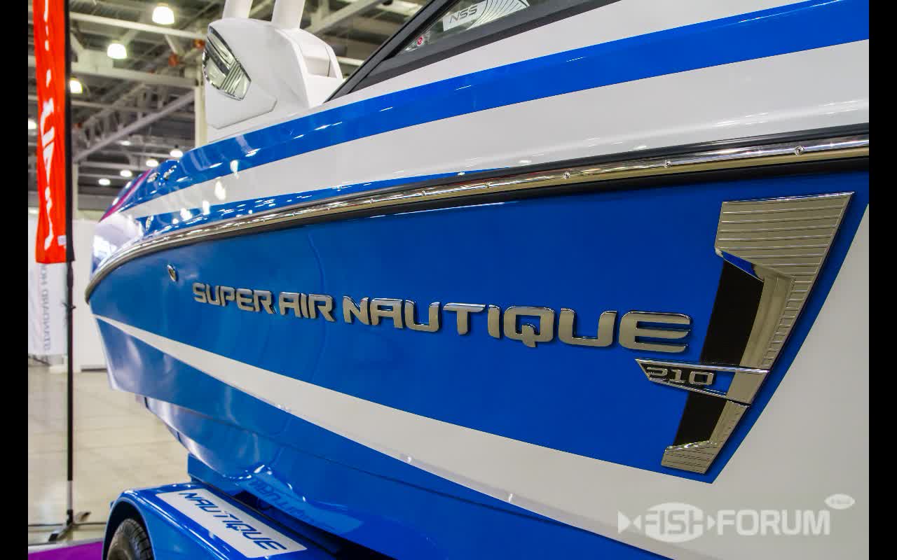 Качественный катер спортивный буксировщик Nautique Super Air 210 (Наутик Сьюпэ Эа 210) (1)