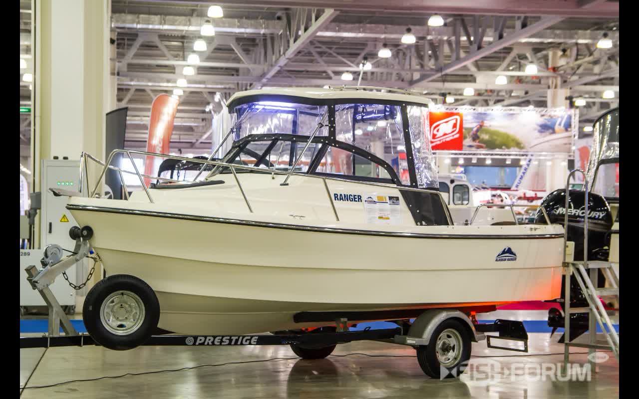Красивый катер Ranger 510 WA (Рейнджер 510 ДаблюЭй)