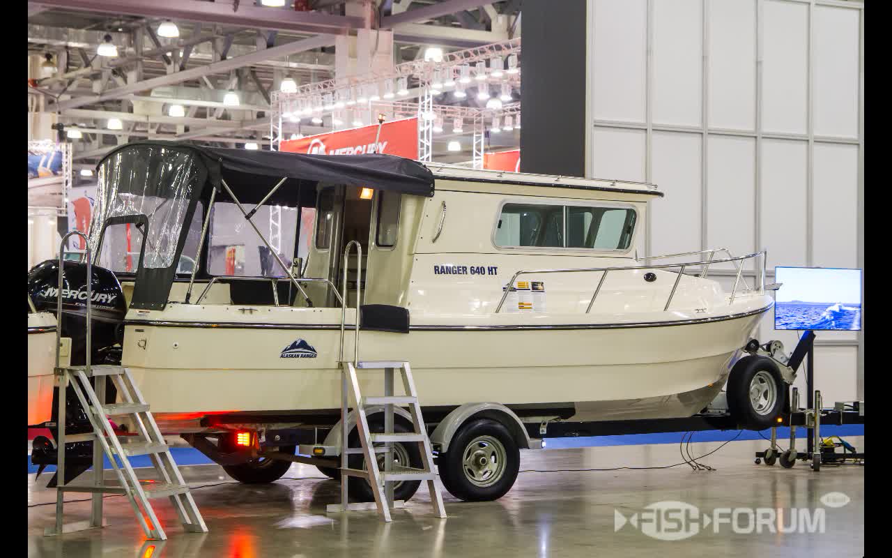 Красивый катер Ranger 640 HT (Рейнджер 640 ЭйчТи)