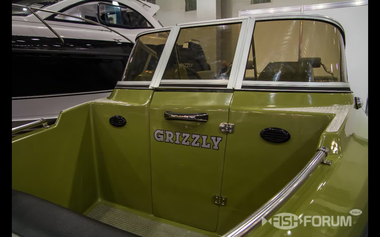 Надежный катер Grizzly 470 DC New (Гризли 470 ДиСи нью) (3)