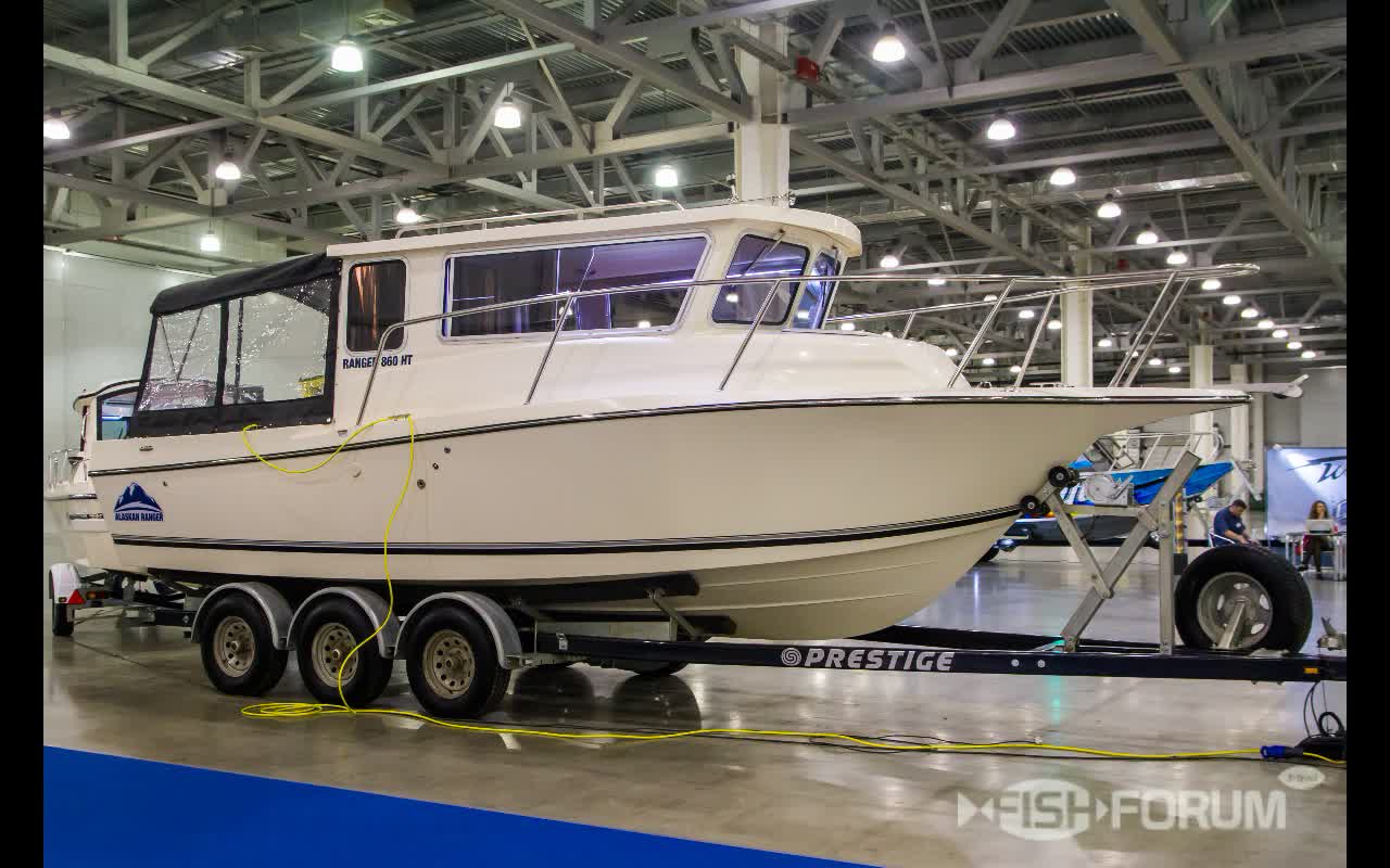 Надежный катер Ranger 860 HT (Рейнджер 860 ЭйчТи) (2)