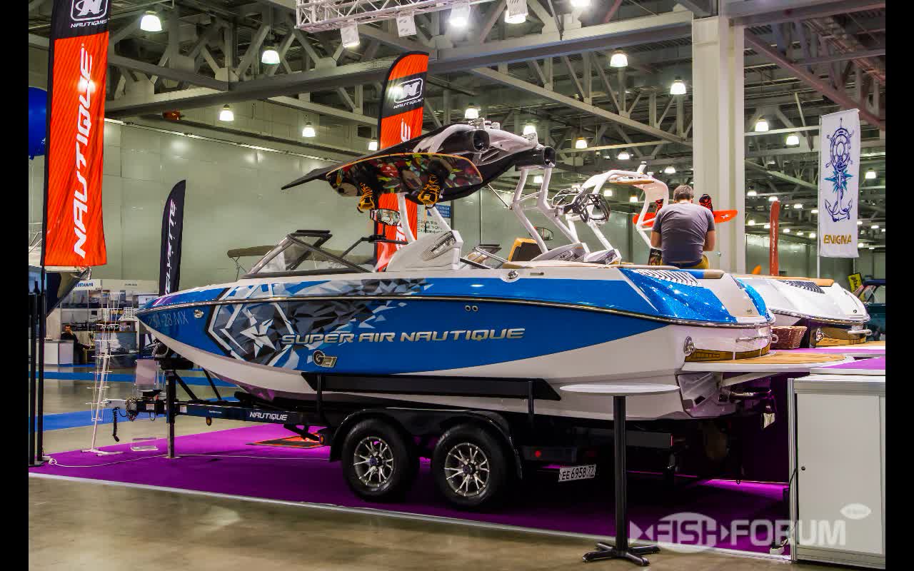 Надежный катер спортивный буксировщик Nautique Super Air 21G (Наутик Сьюпэ Эа 21Джи)